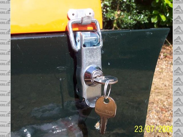 Rescued attachment Locking catch.JPG